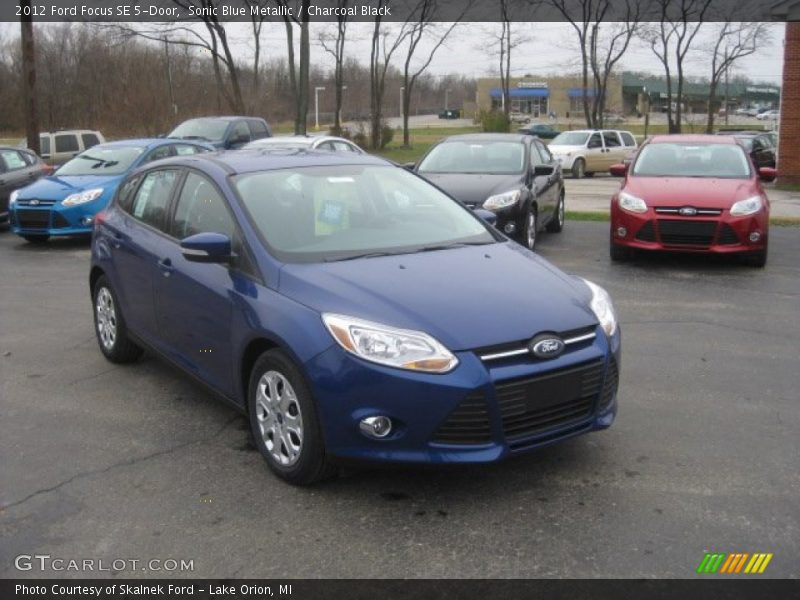 Sonic Blue Metallic / Charcoal Black 2012 Ford Focus SE 5-Door