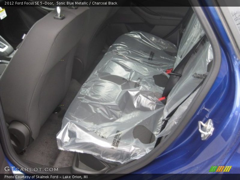 Sonic Blue Metallic / Charcoal Black 2012 Ford Focus SE 5-Door