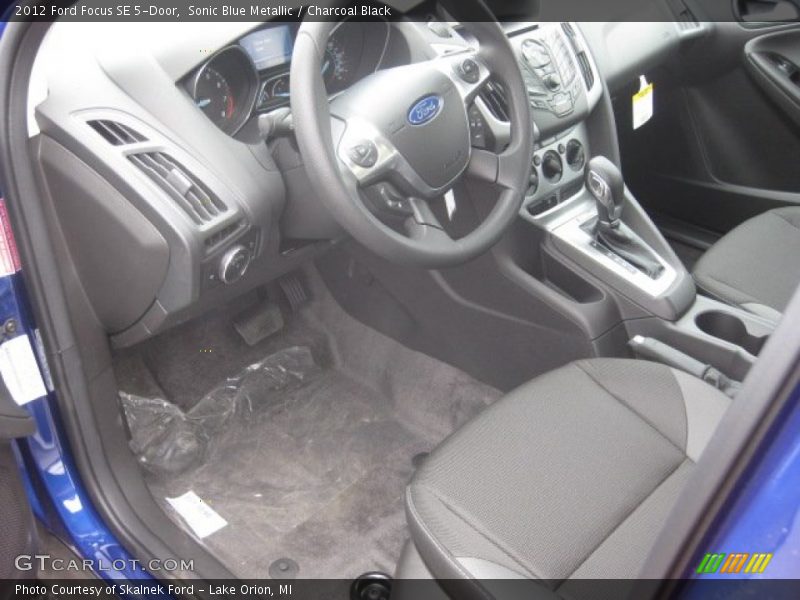 Sonic Blue Metallic / Charcoal Black 2012 Ford Focus SE 5-Door