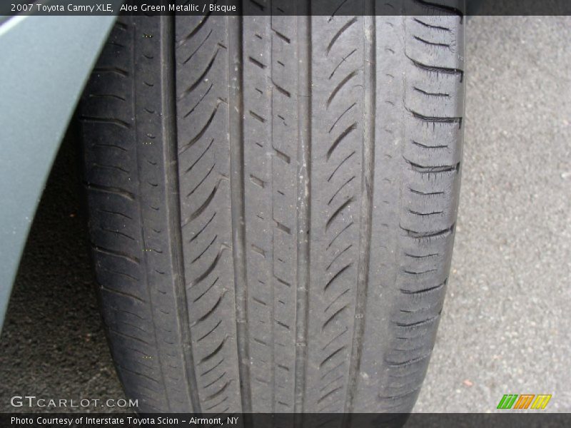 Aloe Green Metallic / Bisque 2007 Toyota Camry XLE