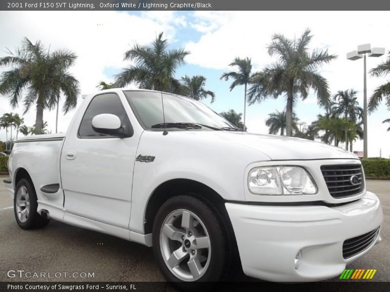 Front 3/4 View of 2001 F150 SVT Lightning