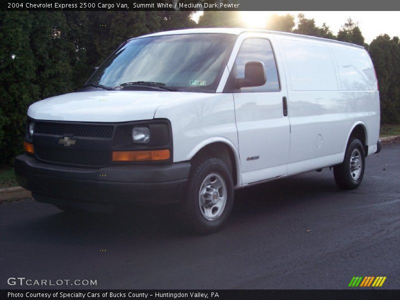 Summit White / Medium Dark Pewter 2004 Chevrolet Express 2500 Cargo Van