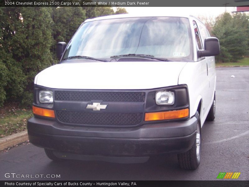 Summit White / Medium Dark Pewter 2004 Chevrolet Express 2500 Cargo Van