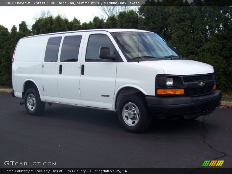 Summit White / Medium Dark Pewter 2004 Chevrolet Express 2500 Cargo Van