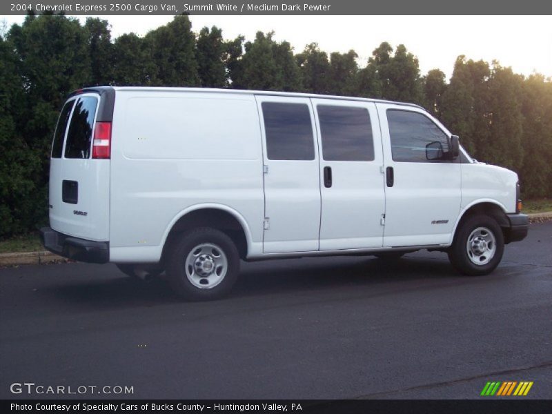 Summit White / Medium Dark Pewter 2004 Chevrolet Express 2500 Cargo Van