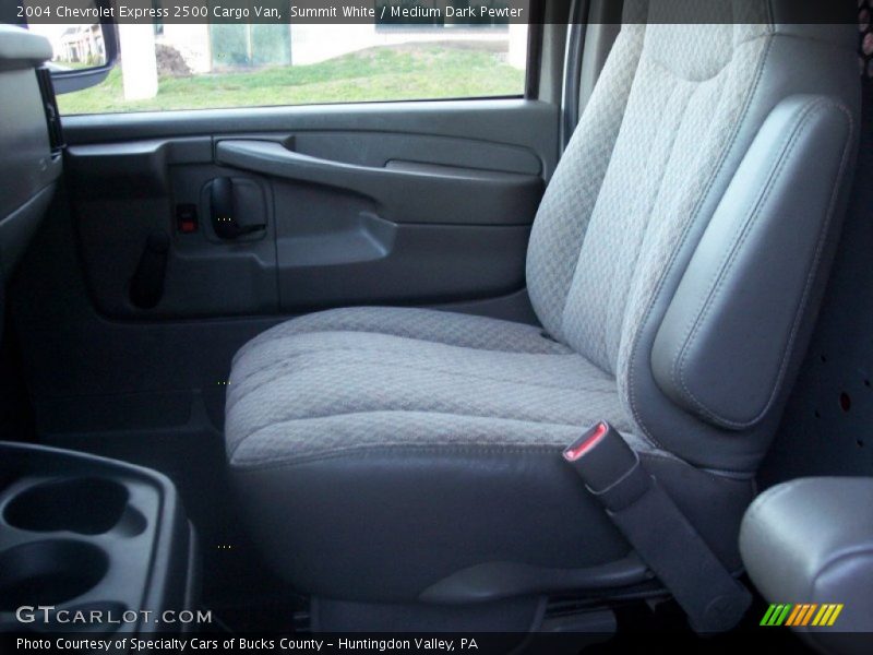 Summit White / Medium Dark Pewter 2004 Chevrolet Express 2500 Cargo Van