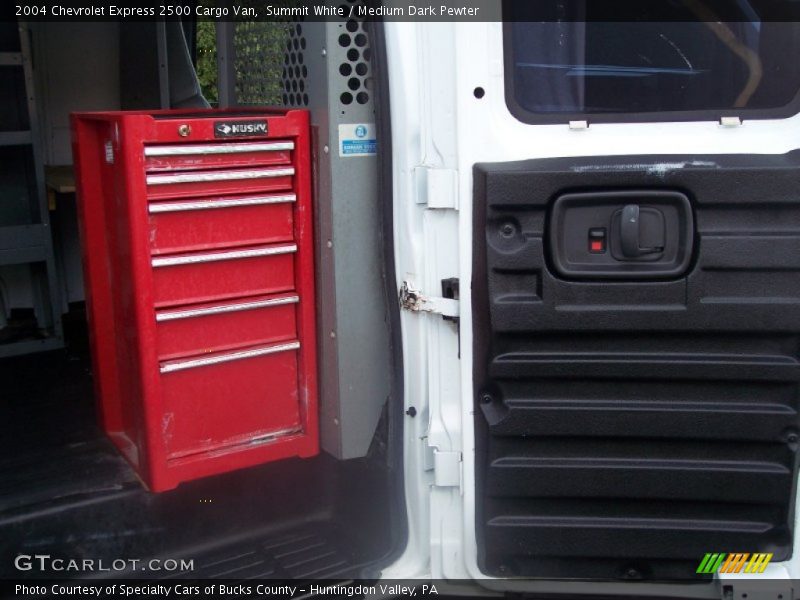 Summit White / Medium Dark Pewter 2004 Chevrolet Express 2500 Cargo Van