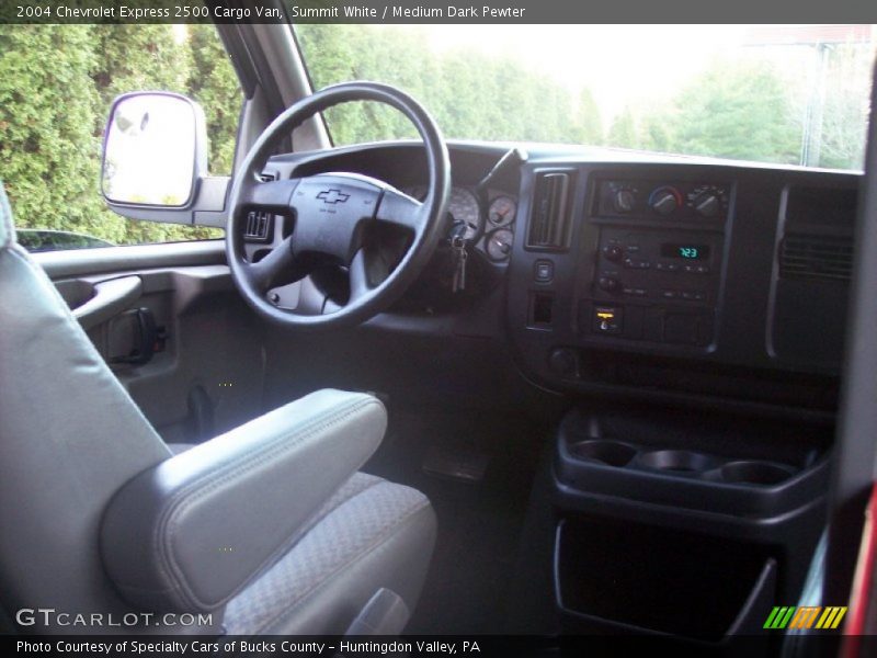Summit White / Medium Dark Pewter 2004 Chevrolet Express 2500 Cargo Van