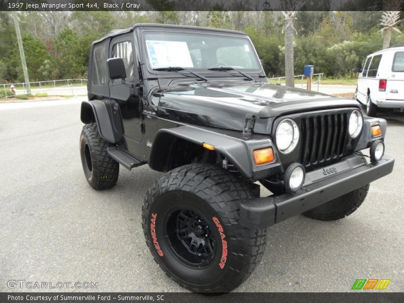 Front 3/4 View of 1997 Wrangler Sport 4x4