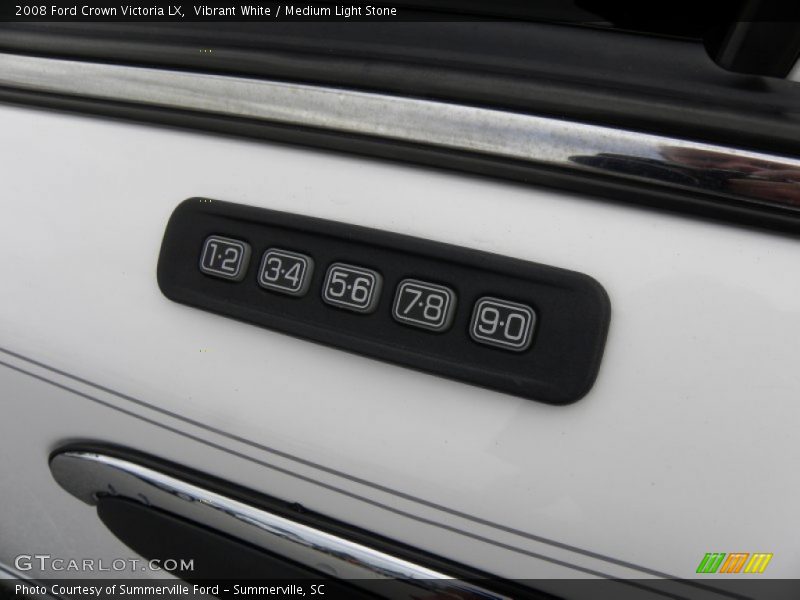 Vibrant White / Medium Light Stone 2008 Ford Crown Victoria LX