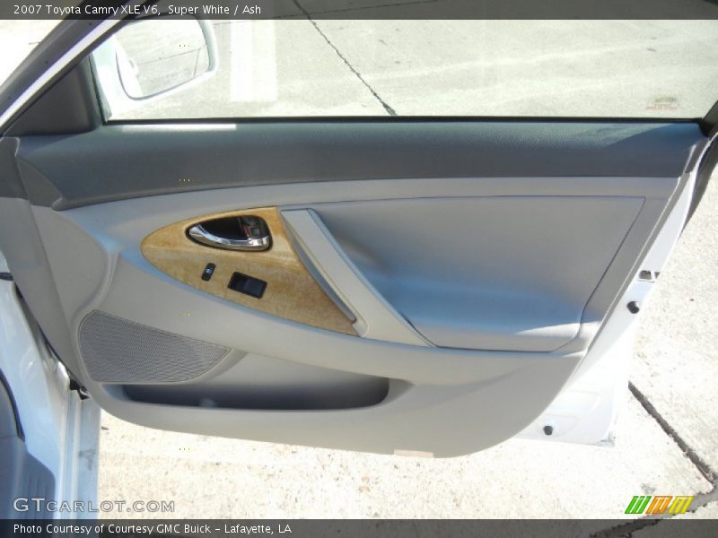 Super White / Ash 2007 Toyota Camry XLE V6
