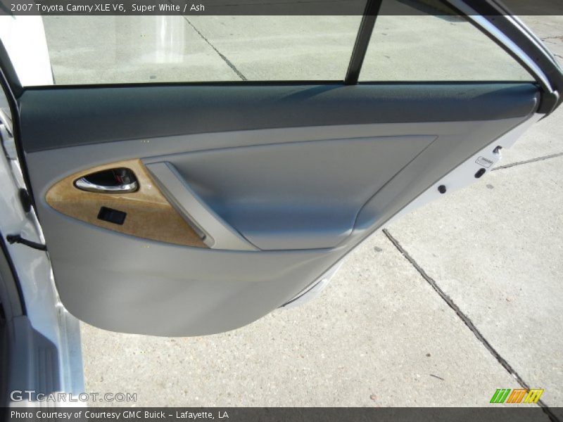 Super White / Ash 2007 Toyota Camry XLE V6