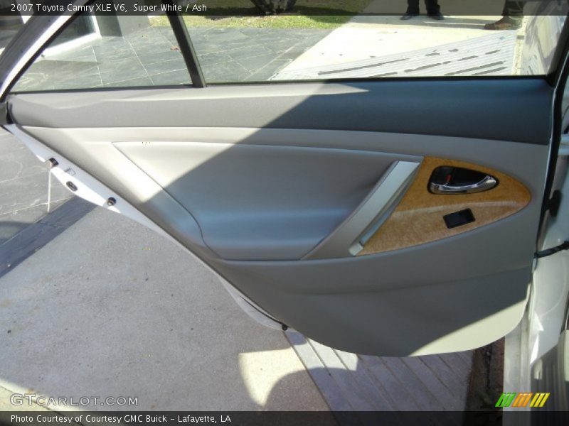 Super White / Ash 2007 Toyota Camry XLE V6