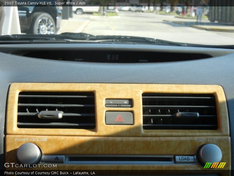 Super White / Ash 2007 Toyota Camry XLE V6