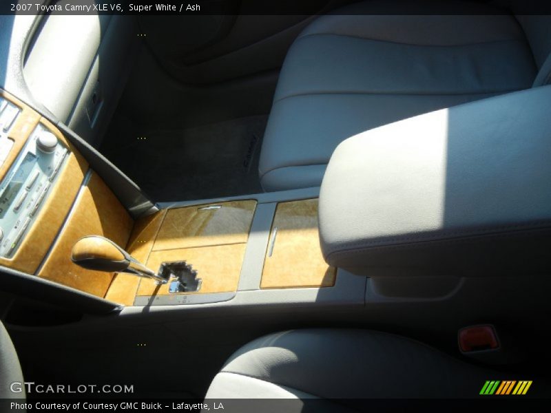 Super White / Ash 2007 Toyota Camry XLE V6