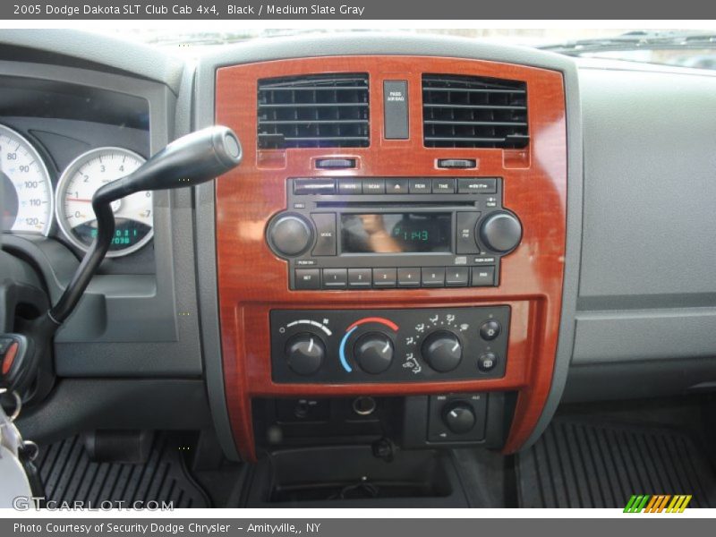 Black / Medium Slate Gray 2005 Dodge Dakota SLT Club Cab 4x4