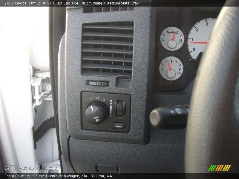 Bright White / Medium Slate Gray 2007 Dodge Ram 1500 ST Quad Cab 4x4