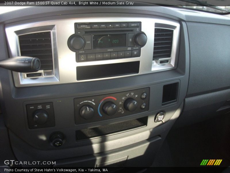 Bright White / Medium Slate Gray 2007 Dodge Ram 1500 ST Quad Cab 4x4