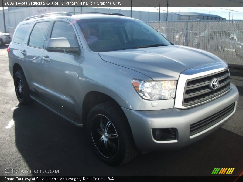 Silver Sky Metallic / Graphite Gray 2009 Toyota Sequoia SR5 4x4