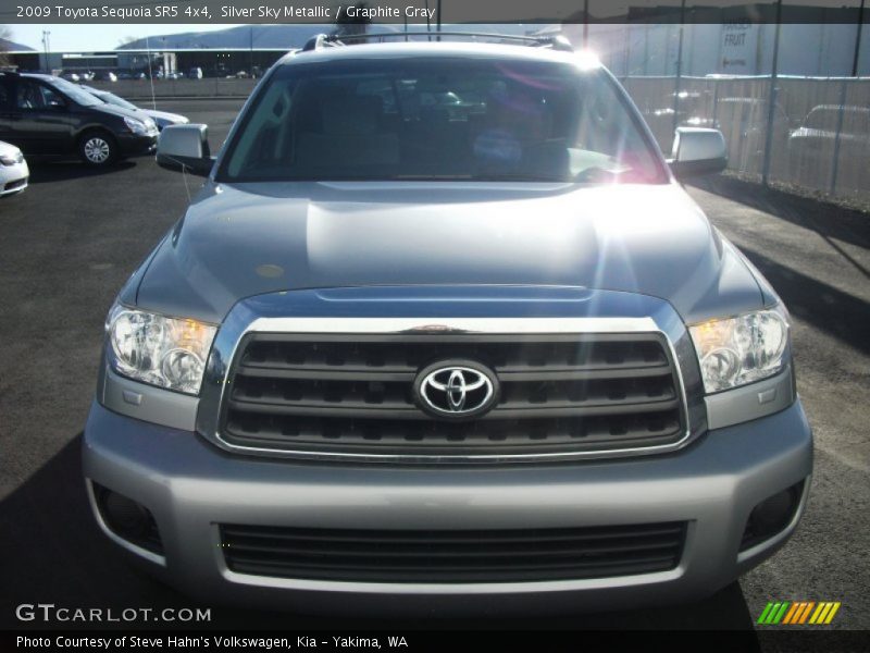 Silver Sky Metallic / Graphite Gray 2009 Toyota Sequoia SR5 4x4