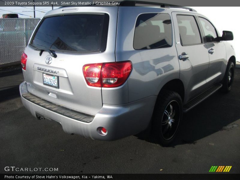 Silver Sky Metallic / Graphite Gray 2009 Toyota Sequoia SR5 4x4