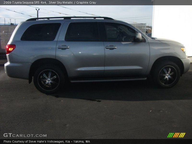 Silver Sky Metallic / Graphite Gray 2009 Toyota Sequoia SR5 4x4