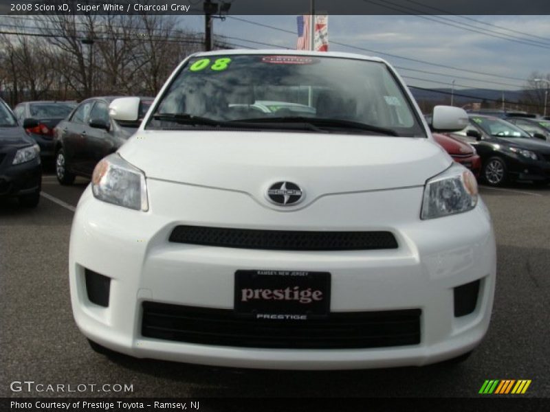 Super White / Charcoal Gray 2008 Scion xD