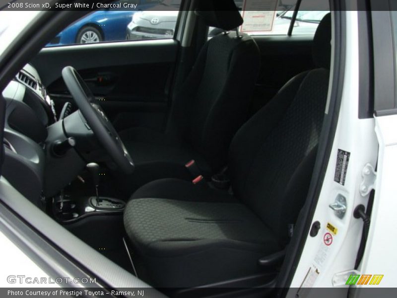 Super White / Charcoal Gray 2008 Scion xD