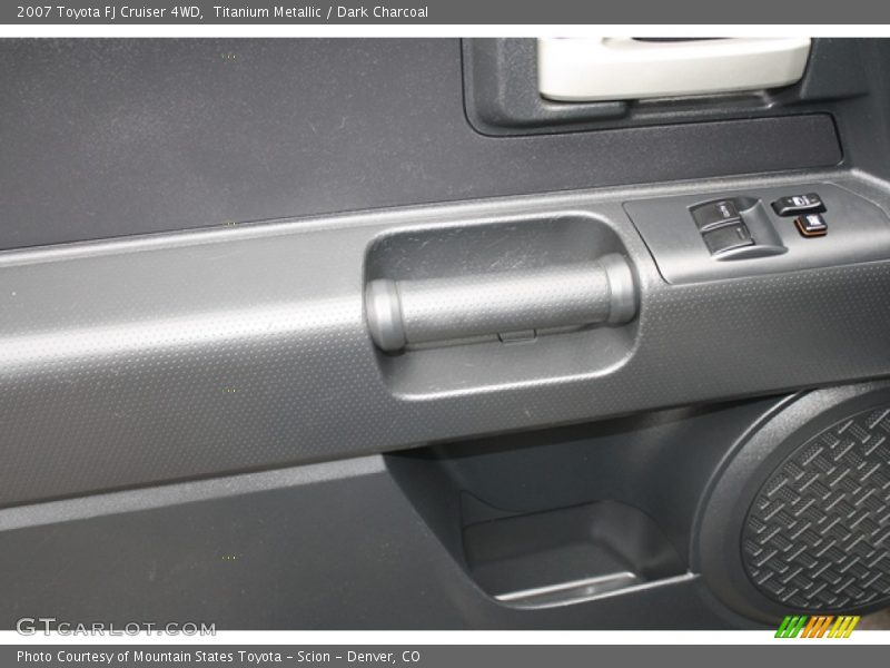 Titanium Metallic / Dark Charcoal 2007 Toyota FJ Cruiser 4WD