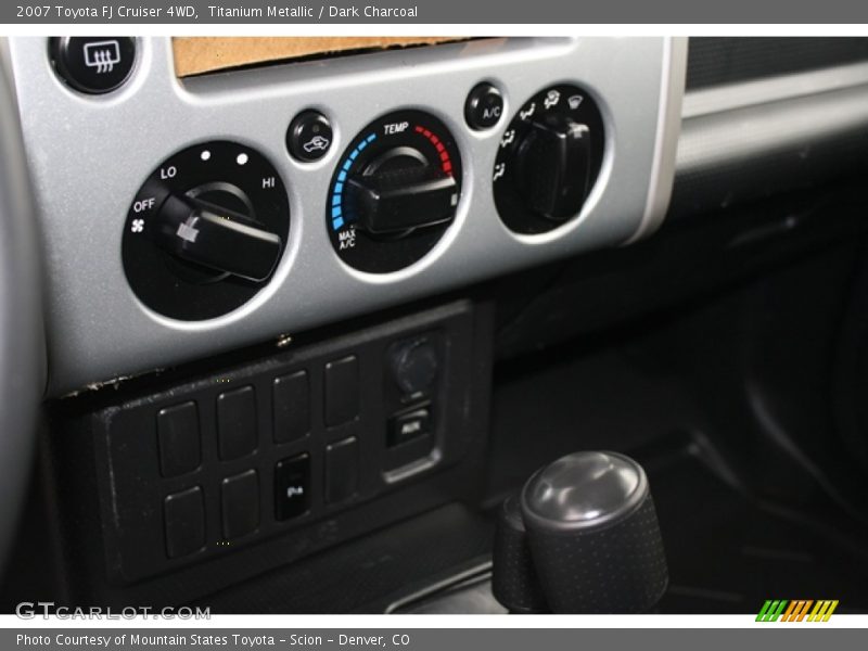 Titanium Metallic / Dark Charcoal 2007 Toyota FJ Cruiser 4WD
