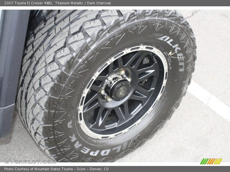 Titanium Metallic / Dark Charcoal 2007 Toyota FJ Cruiser 4WD