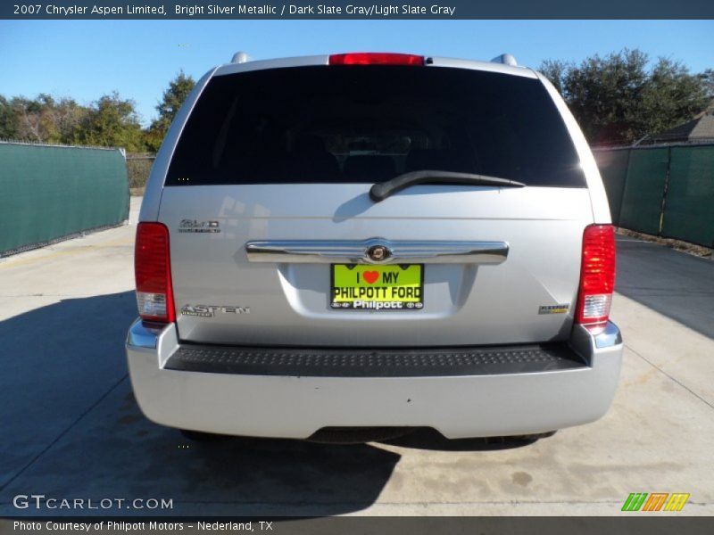 Bright Silver Metallic / Dark Slate Gray/Light Slate Gray 2007 Chrysler Aspen Limited