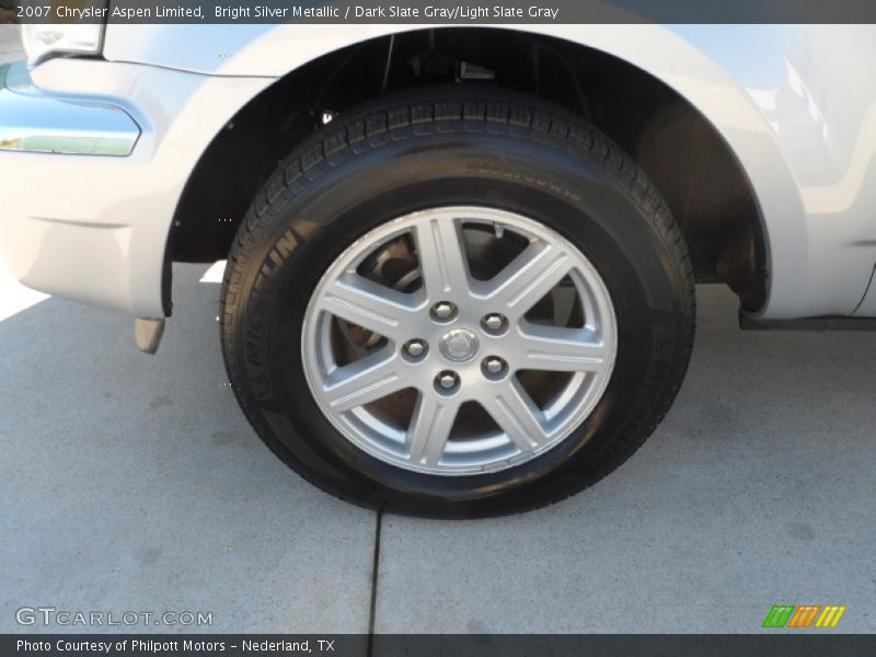 Bright Silver Metallic / Dark Slate Gray/Light Slate Gray 2007 Chrysler Aspen Limited