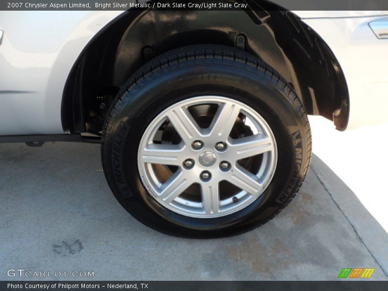 Bright Silver Metallic / Dark Slate Gray/Light Slate Gray 2007 Chrysler Aspen Limited
