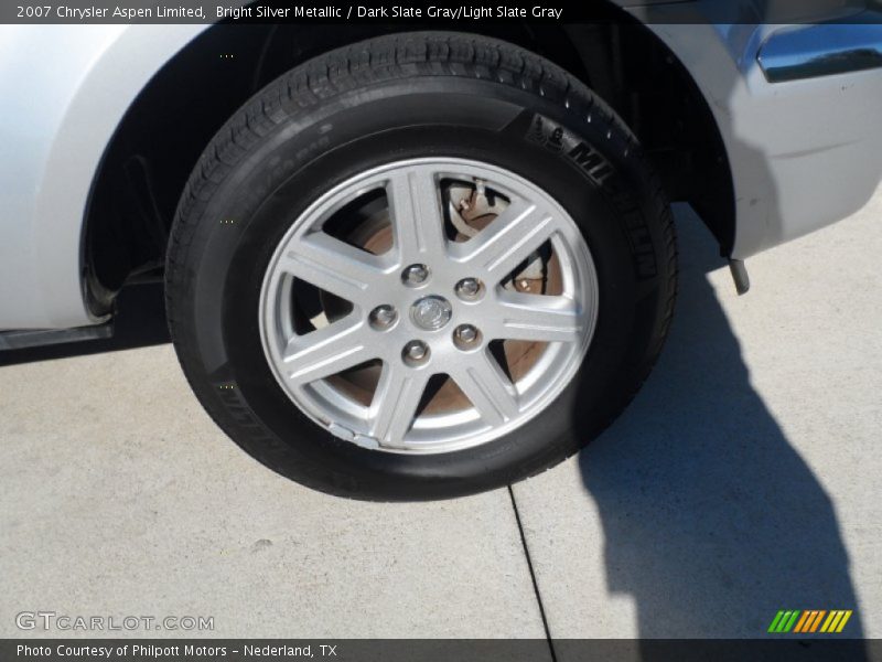 Bright Silver Metallic / Dark Slate Gray/Light Slate Gray 2007 Chrysler Aspen Limited
