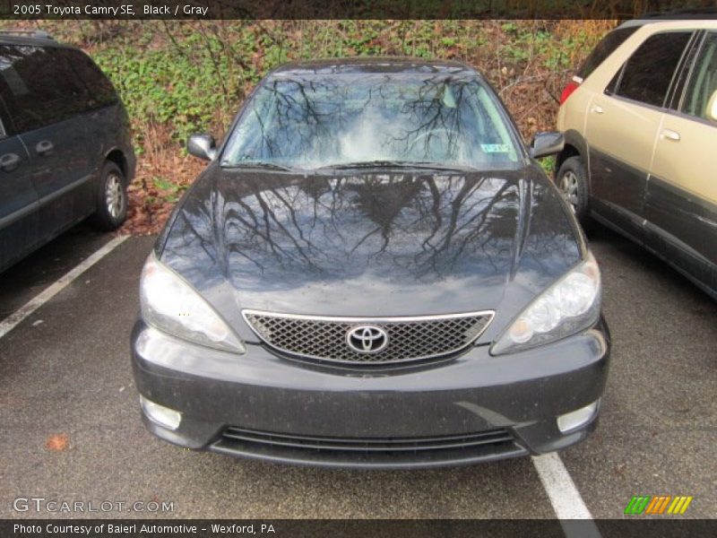 Black / Gray 2005 Toyota Camry SE