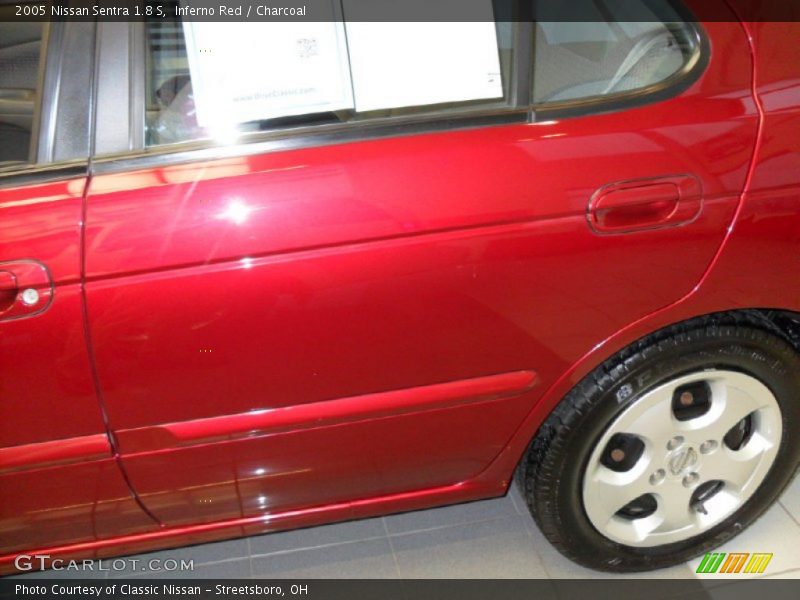 Inferno Red / Charcoal 2005 Nissan Sentra 1.8 S