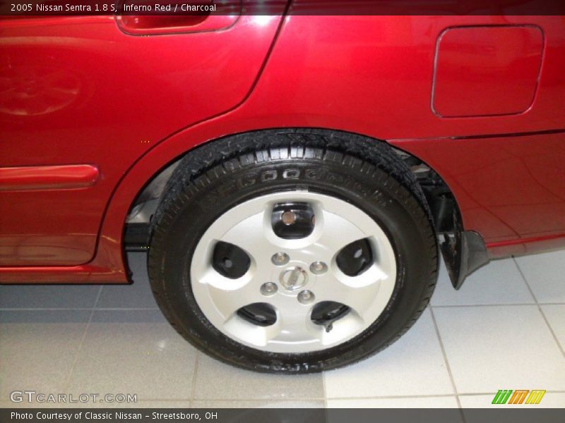 Inferno Red / Charcoal 2005 Nissan Sentra 1.8 S