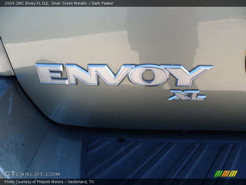  2004 Envoy XL SLE Logo