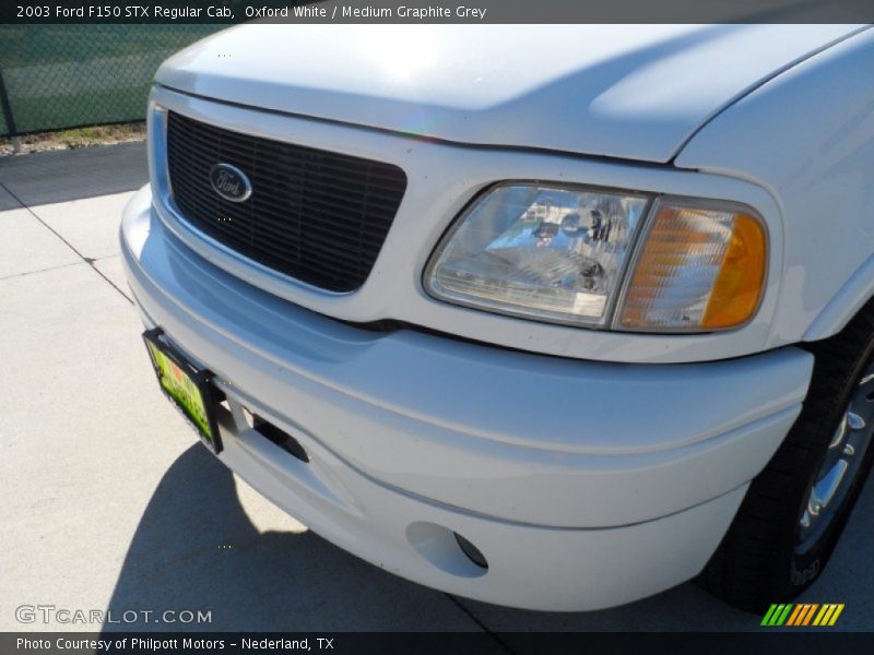 Oxford White / Medium Graphite Grey 2003 Ford F150 STX Regular Cab