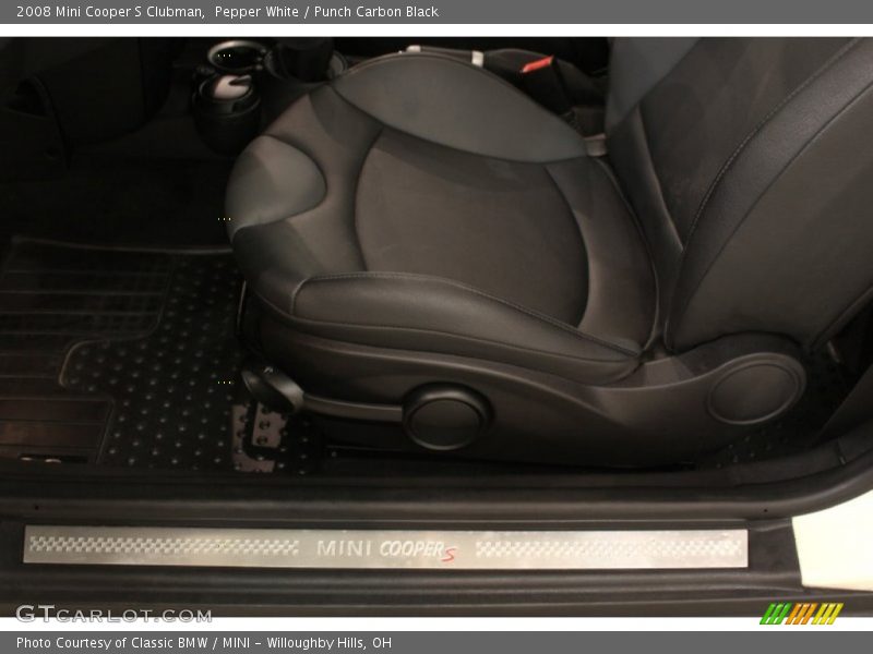 Pepper White / Punch Carbon Black 2008 Mini Cooper S Clubman