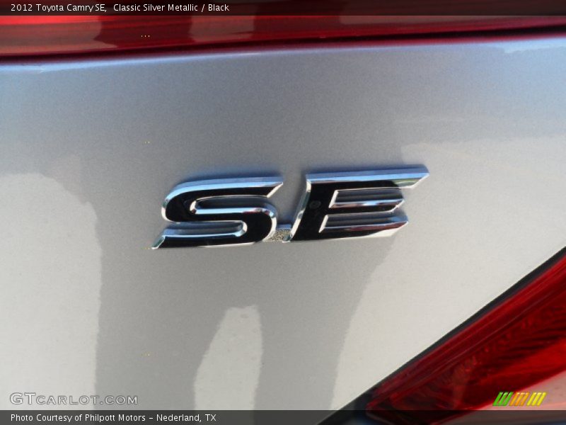 Classic Silver Metallic / Black 2012 Toyota Camry SE