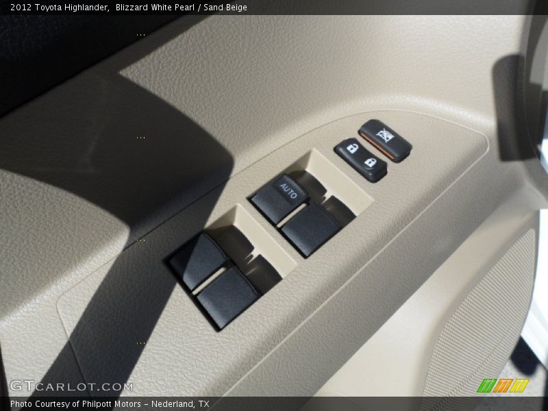 Blizzard White Pearl / Sand Beige 2012 Toyota Highlander