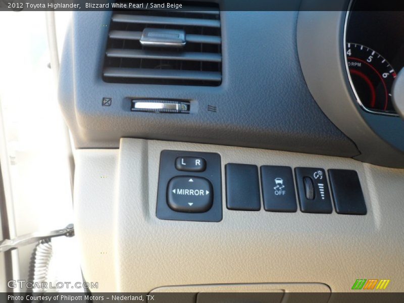 Blizzard White Pearl / Sand Beige 2012 Toyota Highlander