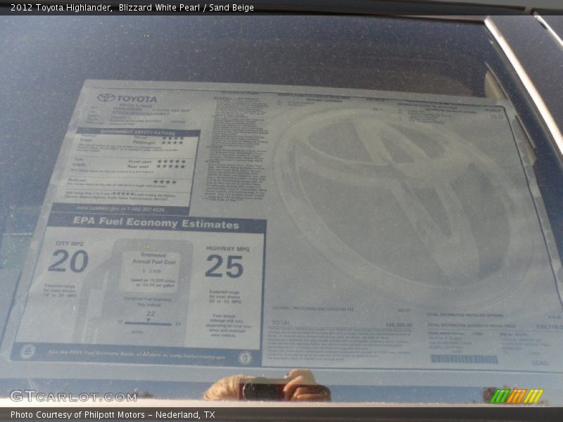 Blizzard White Pearl / Sand Beige 2012 Toyota Highlander