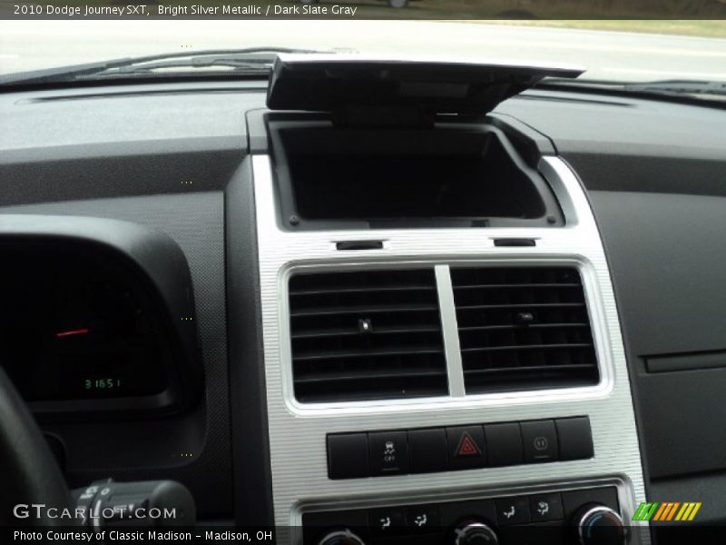 Bright Silver Metallic / Dark Slate Gray 2010 Dodge Journey SXT