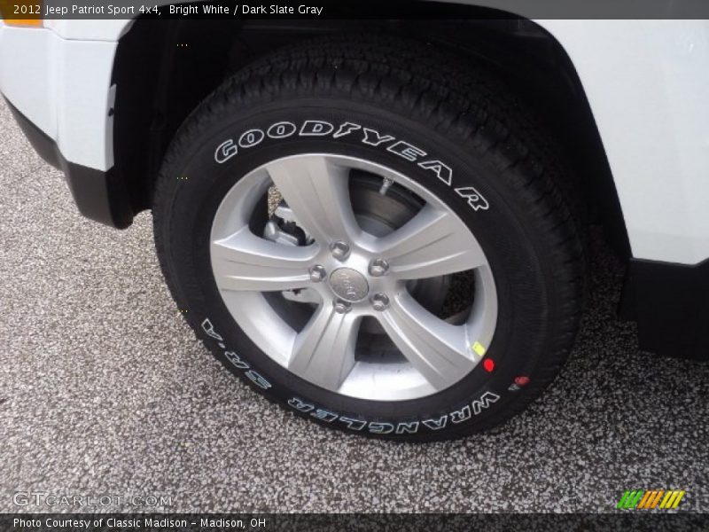 Bright White / Dark Slate Gray 2012 Jeep Patriot Sport 4x4