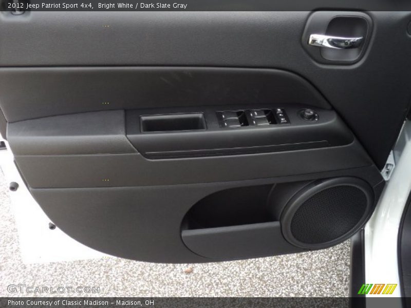 Bright White / Dark Slate Gray 2012 Jeep Patriot Sport 4x4