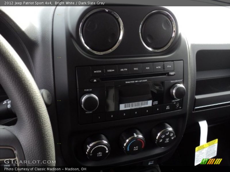 Bright White / Dark Slate Gray 2012 Jeep Patriot Sport 4x4