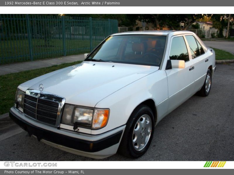 Front 3/4 View of 1992 E Class 300 E Sedan